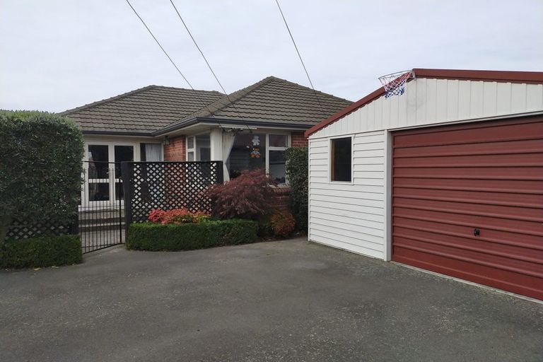 Photo of property in 190 Avonhead Road, Avonhead, Christchurch, 8042