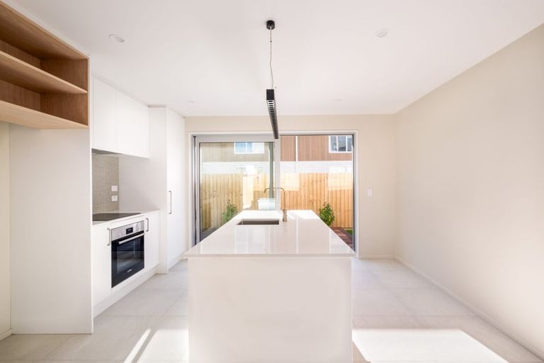 Photo of property in 2/50 Marine Parade, North New Brighton, Christchurch, 8083