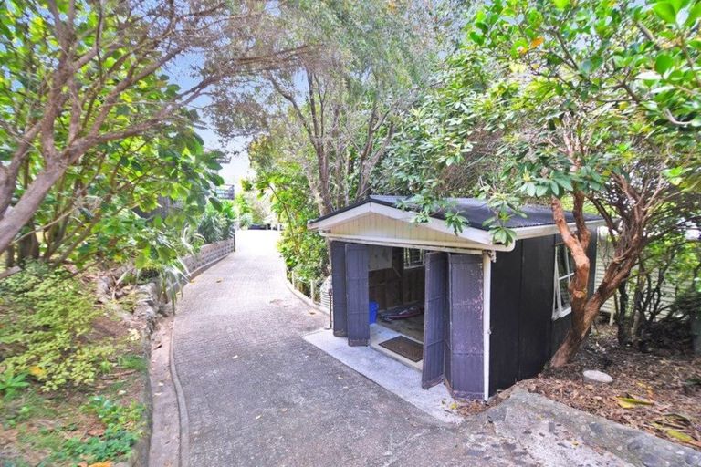 Photo of property in 17 Wonderview Road, Leigh, 0985