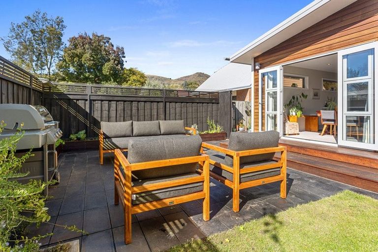 Photo of property in 140 Port Hills Road, Heathcote Valley, Christchurch, 8022