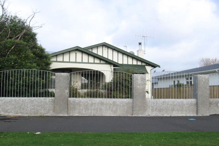 Photo of property in 15 Carlton Avenue, Palmerston North, 4414