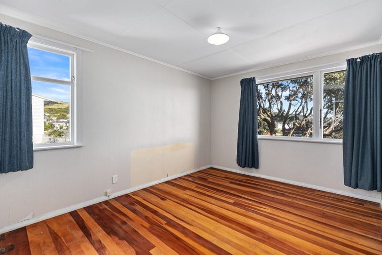 Photo of property in 64 Astrolabe Street, Cannons Creek, Porirua, 5024