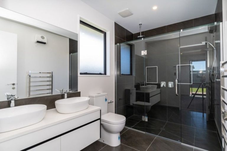 Photo of property in 16 Roys Street, Marshland, Christchurch, 8083