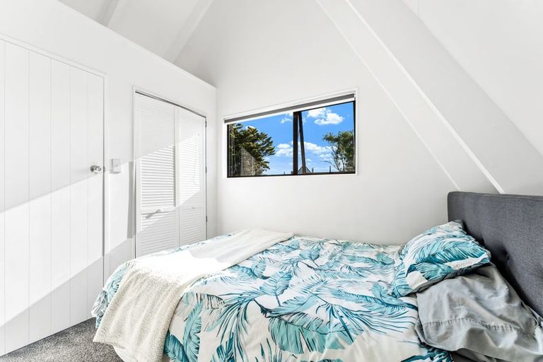 Photo of property in 17 Zealandia Road, Manly, Whangaparaoa, 0930