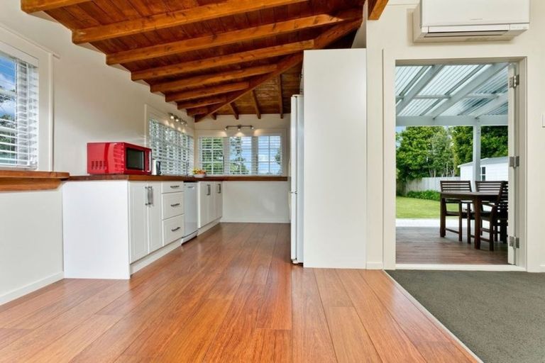 Photo of property in 16 Waitoki Road, Waitoki, Kaukapakapa, 0871