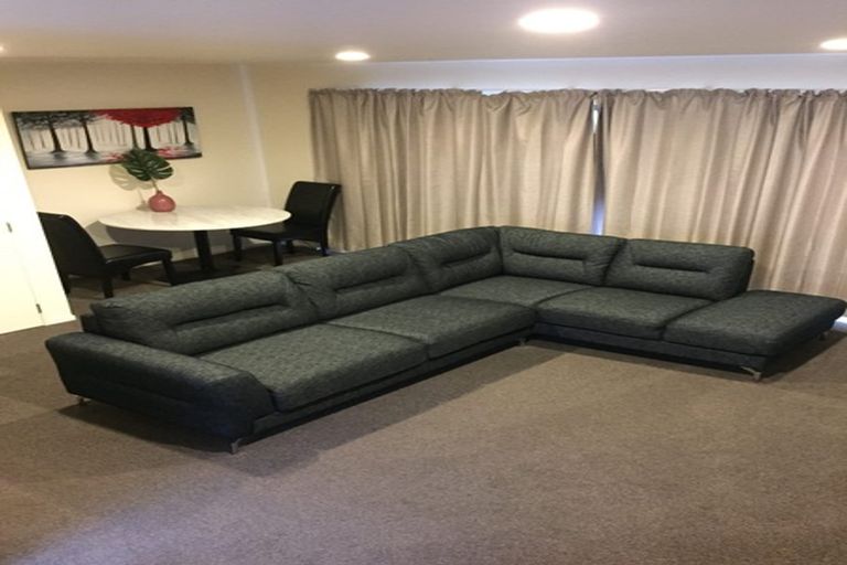 Photo of property in 135d Triangle Road, Massey, Auckland, 0614