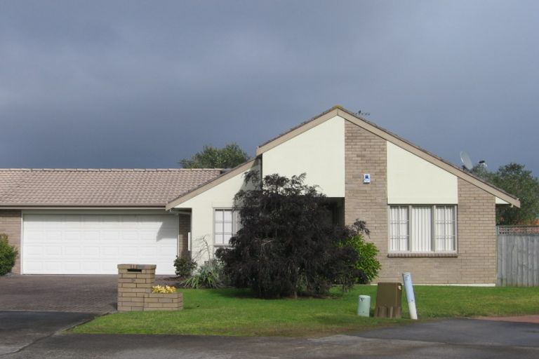 Photo of property in 21 Fernbrook Close, Burswood, Auckland, 2013