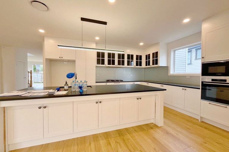 Photo of property in 30 Kenmure Avenue, Forrest Hill, Auckland, 0620