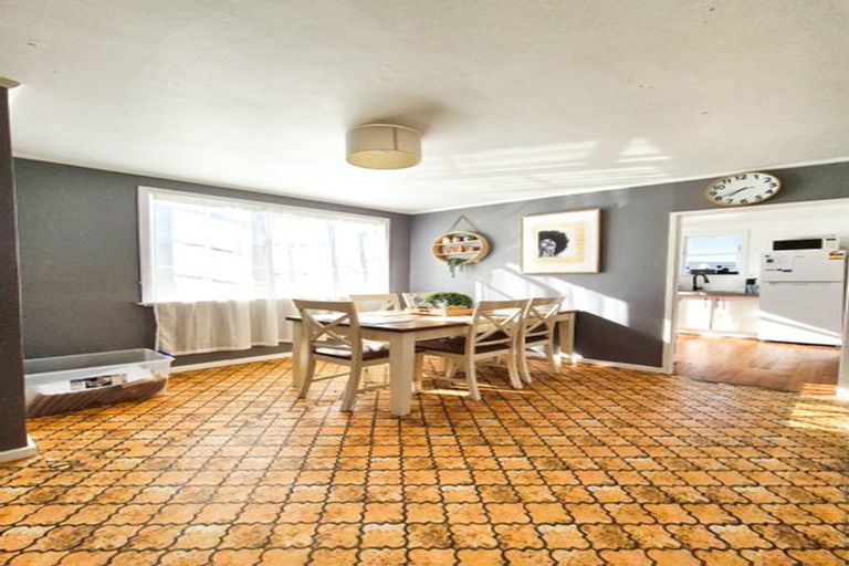 Photo of property in 35 Ross Crescent, Fairfield, Hamilton, 3214