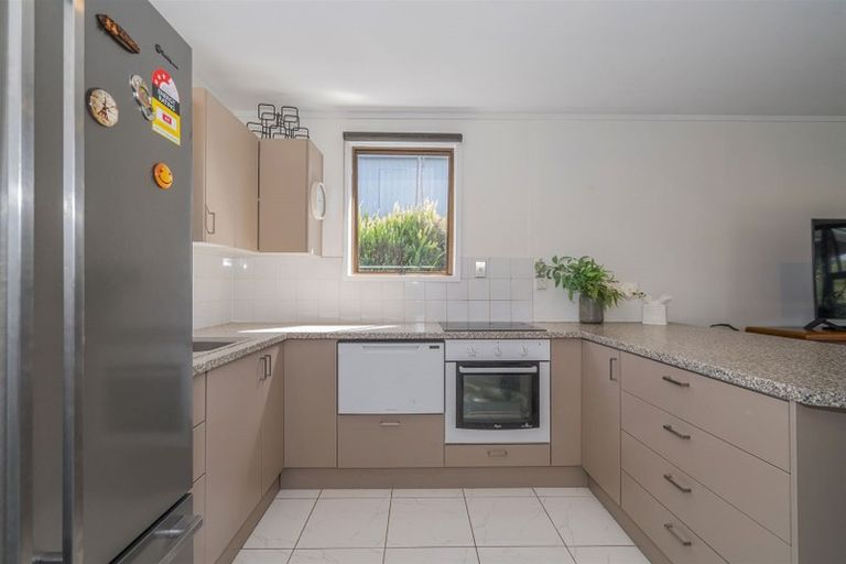 Photo of property in 2 Ridge Road, Tairua, 3508