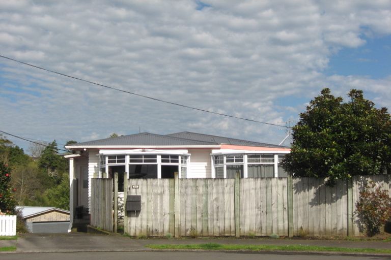 Photo of property in 32 Trafalgar Street, Westown, New Plymouth, 4310