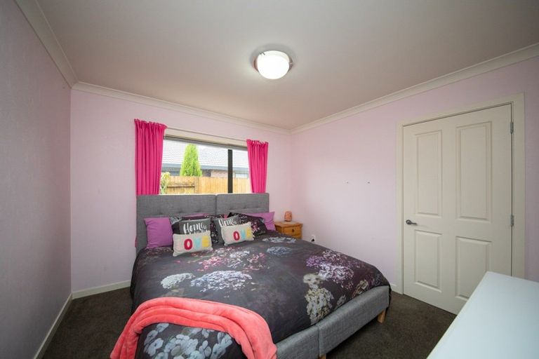 Photo of property in 46 Peter Hall Drive, Kelvin Grove, Palmerston North, 4414