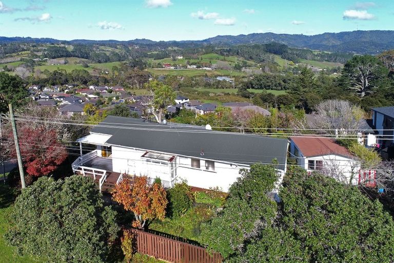 Photo of property in 274 Sturges Road, Henderson, Auckland, 0612