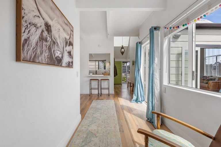 Photo of property in 18 Antonia Place, Bell Block, New Plymouth, 4312