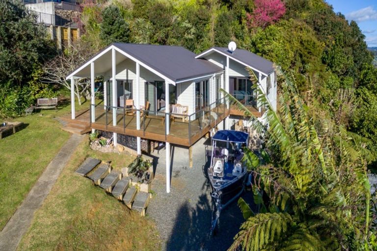Photo of property in 50 Harbour View Road, Coromandel, 3581