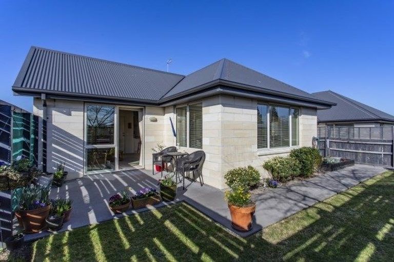 Photo of property in 4/24 Victoria Street, Rangiora, 7400