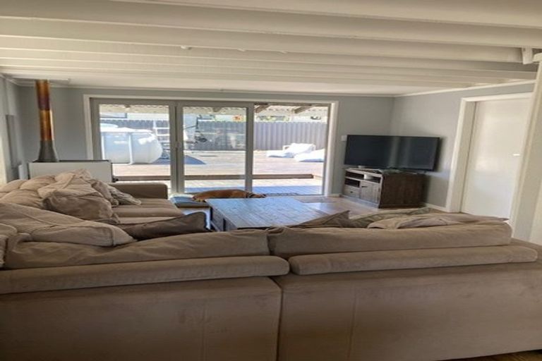 Photo of property in 44 Rotten Row, Waikuku Beach, 7473