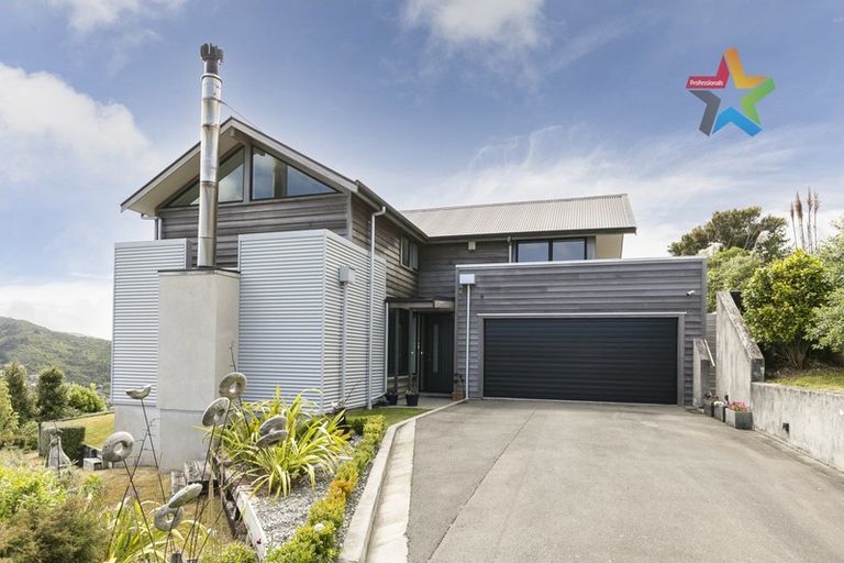 Photo of property in 1 Mewburn Rise, Karori, Wellington, 6012