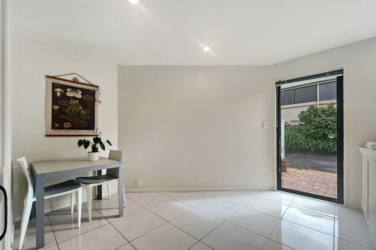 Photo of property in 2/40 Walter Street, Hauraki, Auckland, 0622