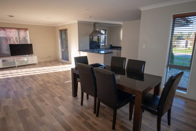 Photo of property in 3 Rooney Place, Aidanfield, Christchurch, 8025