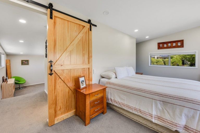 Photo of property in 15 Whitby Close, Waikawa, Picton, 7220