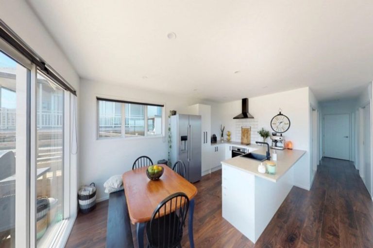 Photo of property in 32 Oxford Street, Whakapirau, Maungaturoto, 0583