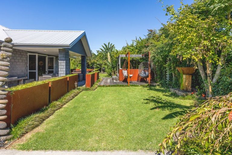 Photo of property in 10 Cooke Farm Grove, Waiwhakaiho, New Plymouth, 4312