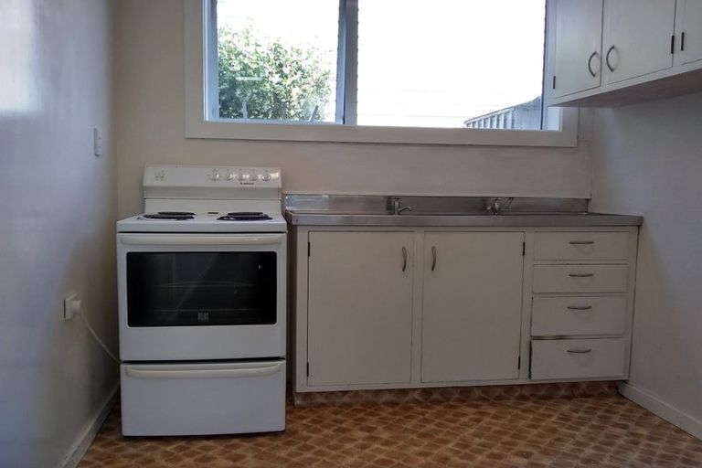 Photo of property in 2/22 Clare Road, St Albans, Christchurch, 8014