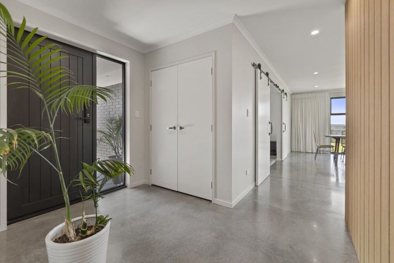 Photo of property in 10 Kararaina Close, Whalers Gate, New Plymouth, 4310