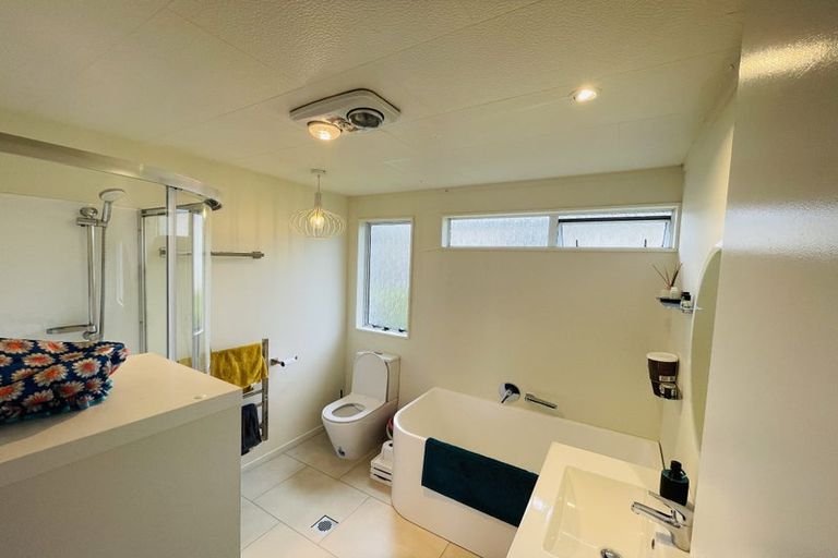 Photo of property in 6 Kekerenga Street, Strathmore Park, Wellington, 6022