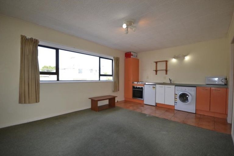 Photo of property in 4/52 Russell Terrace, Berhampore, Wellington, 6023