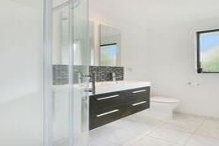 Photo of property in 1 Teal Close, Woolston, Christchurch, 8023