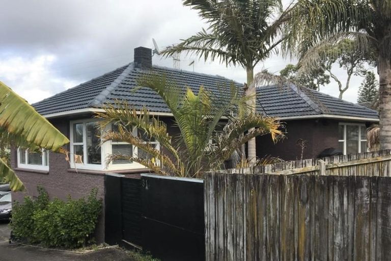 Photo of property in 31 Lyndhurst Road, Te Atatu South, Auckland, 0610