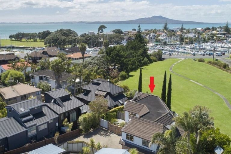 Photo of property in 16 Commodore Parry Road, Castor Bay, Auckland, 0620