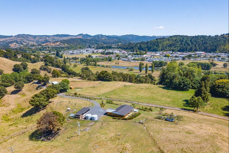 Photo of property in 12 Pipitiera Street, Taumarunui, 3992