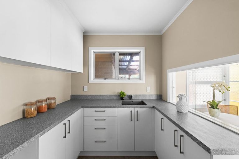 Photo of property in 19 Mangarau Crescent, Havelock North, 4130