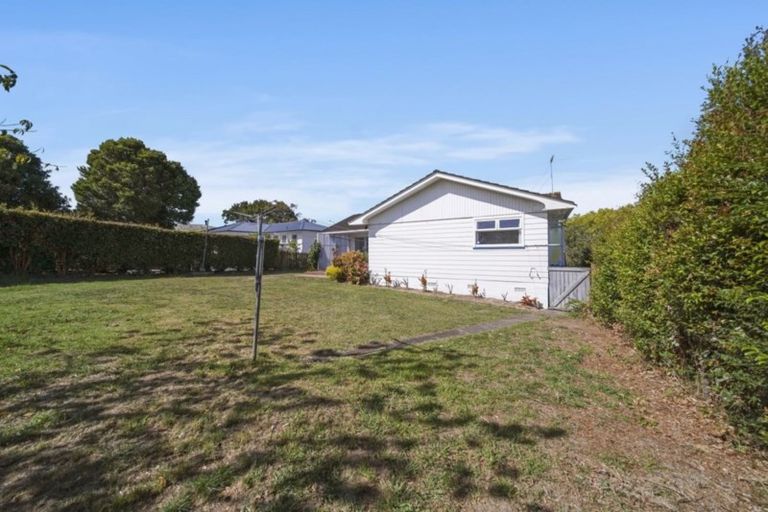 Photo of property in 141 Gossamer Drive, Pakuranga Heights, Auckland, 2010