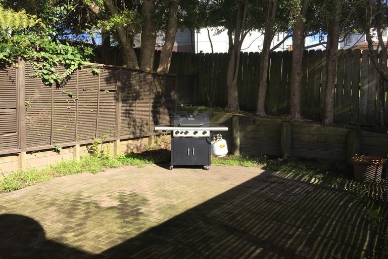 Photo of property in 135d Triangle Road, Massey, Auckland, 0614