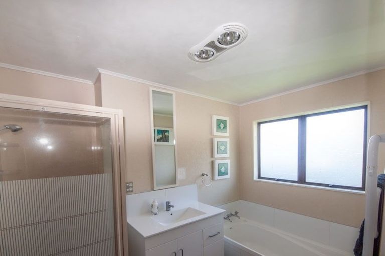 Photo of property in 13 Vincent Street, Waterloo, Lower Hutt, 5011