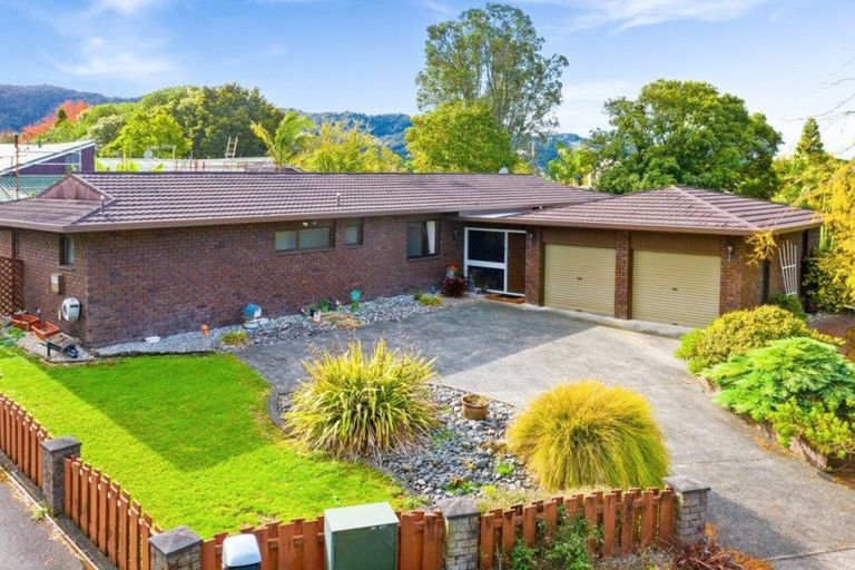 Photo of property in 17 Clarkson Crescent, Maunu, Whangarei, 0110