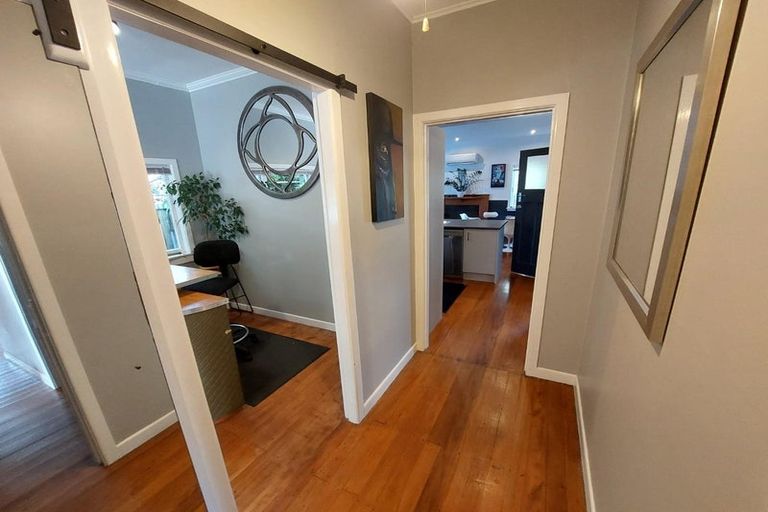 Photo of property in 334a West Coast Road, Glen Eden, Auckland, 0602