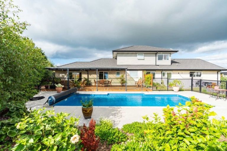 Photo of property in 10 Stace Hopper Drive, One Tree Point, 0118