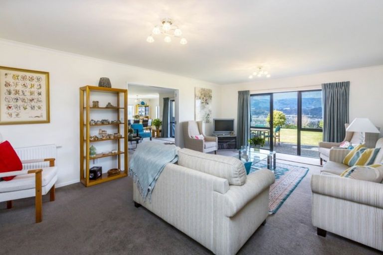 Photo of property in 57 Riverstone Drive, Riverstone Terraces, Upper Hutt, 5018