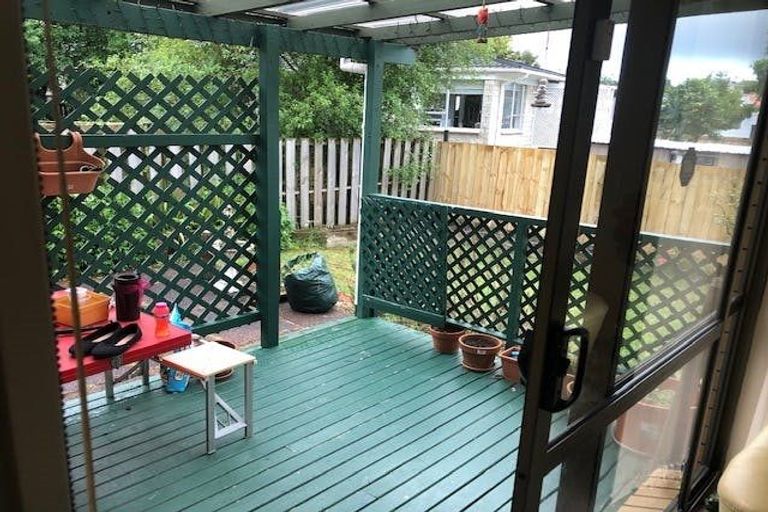 Photo of property in 50c Mirrabooka Avenue, Botany Downs, Auckland, 2010