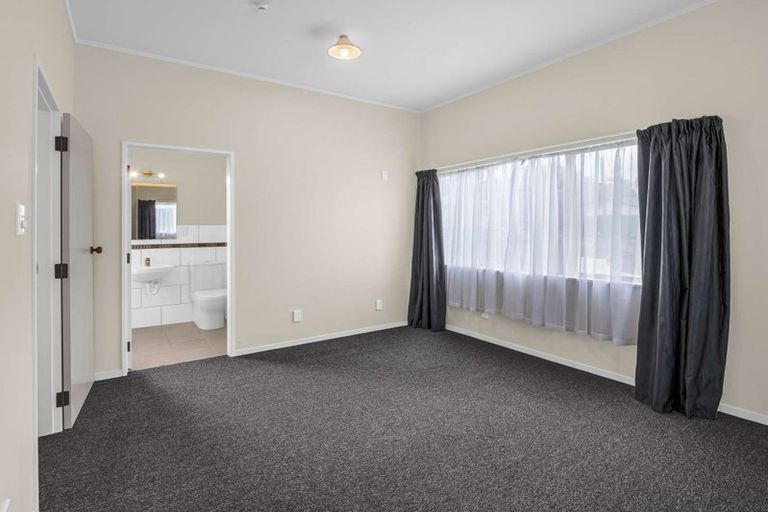 Photo of property in 3 Kirkcaldie Grove, Levin, 5510