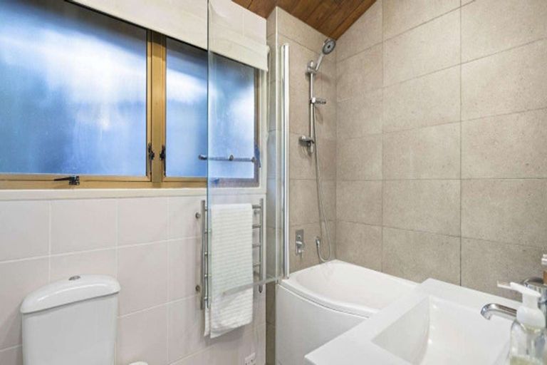 Photo of property in 35 Kurnell Drive, Botany Downs, Auckland, 2010