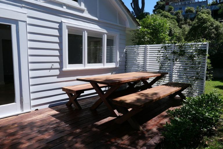 Photo of property in 16 Renown Road, Raumati South, Paraparaumu, 5032