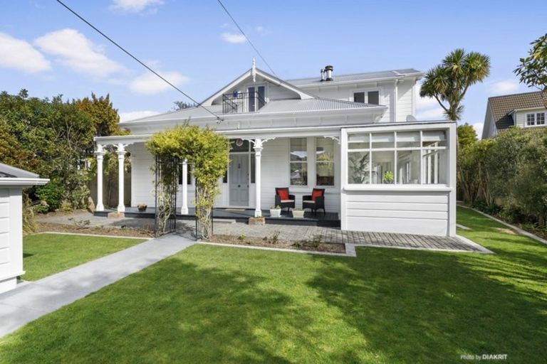 Photo of property in 41 Simla Crescent, Khandallah, Wellington, 6035