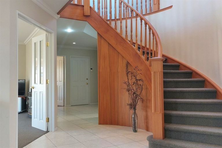 Photo of property in 27 Stableford Green, Burnside, Christchurch, 8053