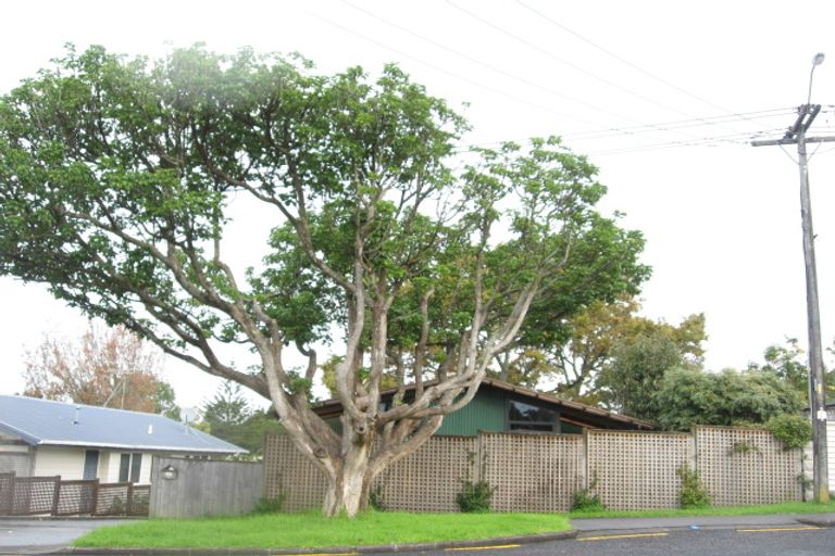Photo of property in 25 Selwyn Road, Cockle Bay, Auckland, 2014